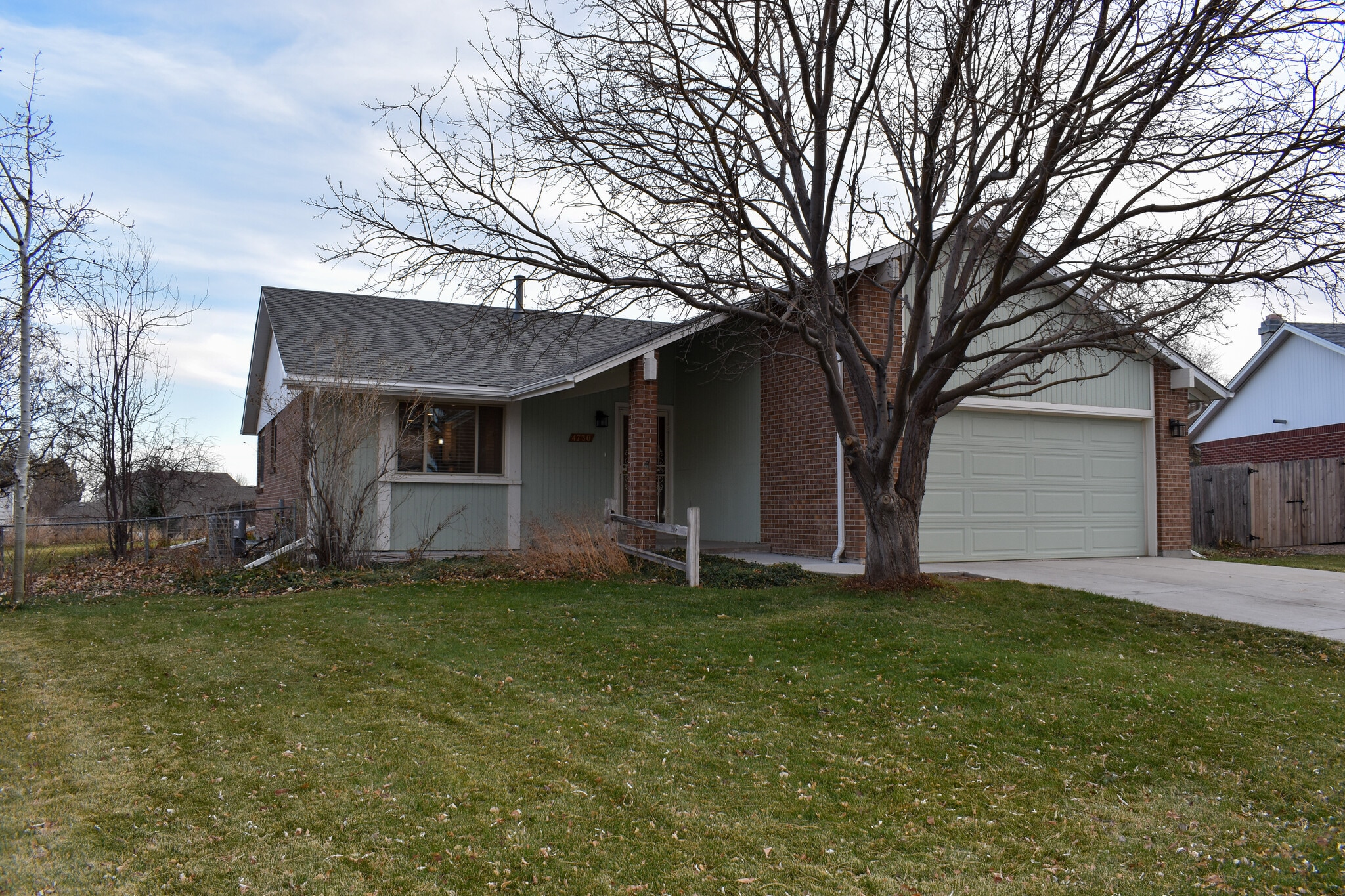 Totally updated ranch home on quiet street - 4730 E 129th Pl