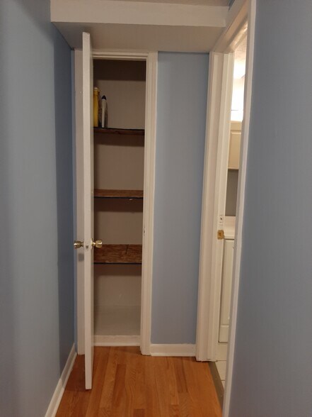 linen closet - 3792 Brick Schoolhouse Rd