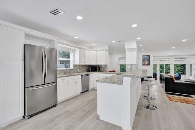 Building Photo - 3018 Spanish Trail