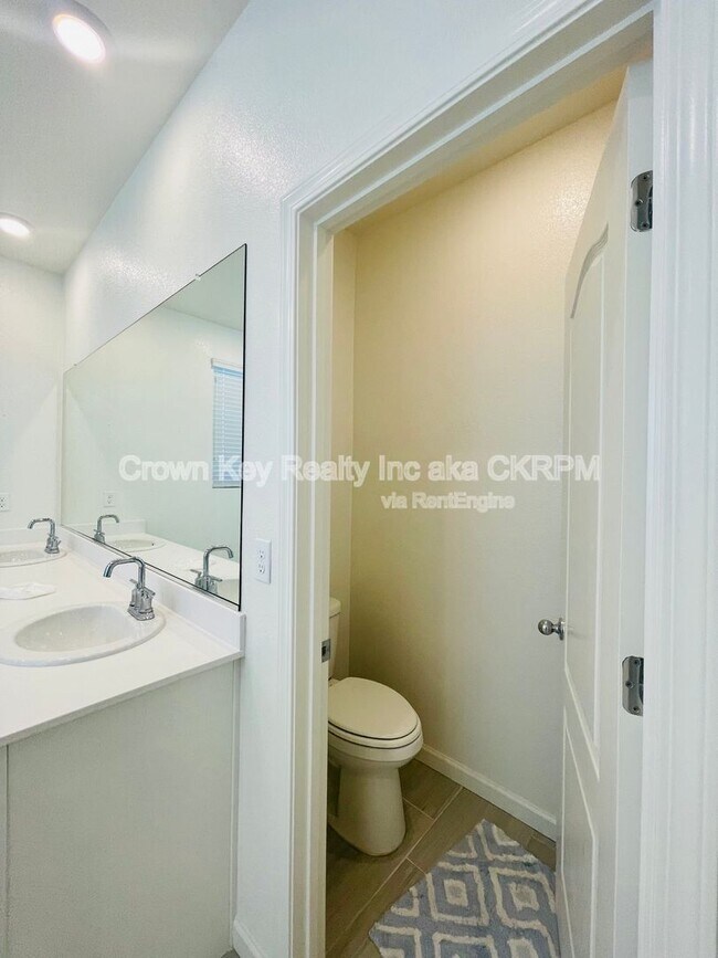 Building Photo - 6425 Dan Havicus Dr