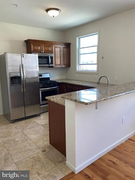 Building Photo - 56-58-58 S Broadway