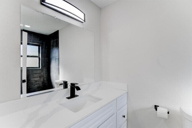 Building Photo - 207 Betral St