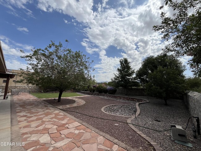 Building Photo - 5936 Anapaula Dr