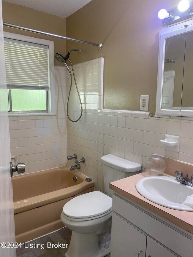 Building Photo - 2711 Gardiner Ln