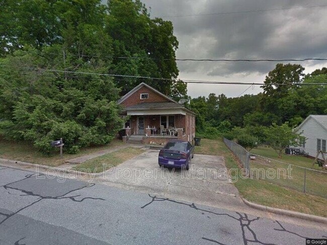 Primary Photo - 805 Wicker St
