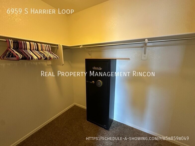 Building Photo - 6959 S Harrier Loop