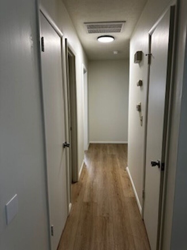 Building Photo - Fully Remodeled Home!