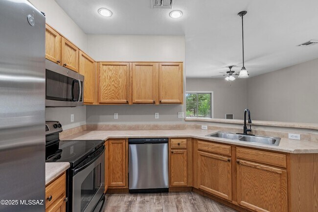 Building Photo - 12708 N Rodeo Land