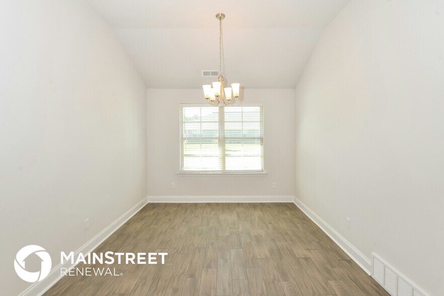 Building Photo - 7826 Ferndale Dr