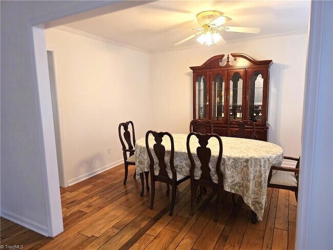 Building Photo - 1085 Brown Rd