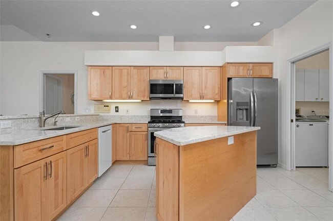 Building Photo - 5249 Far Oak Cir