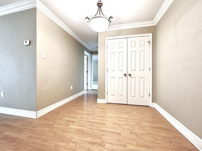 Building Photo - Stylish 2BR Condo in The Bradshaw – Gated ...