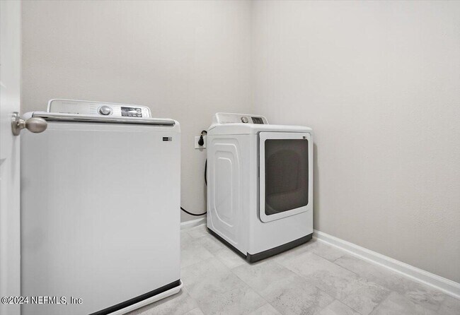 Building Photo - 70 Stargaze Ln