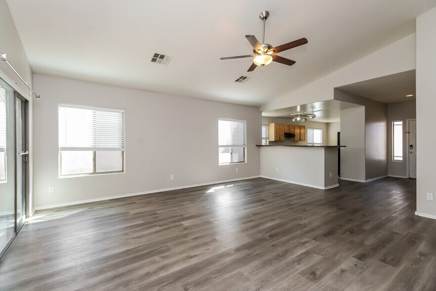 Building Photo - 13402 W Watson Ln