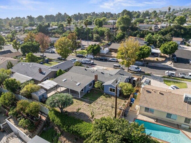 Building Photo - "Charming 3-Bedroom Sylmar Home with Cozy ...