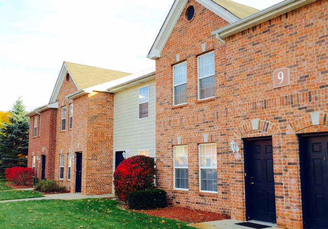 Fall at Brookstone Apartments, Battle Creek, Mi - Brookstone Apartments