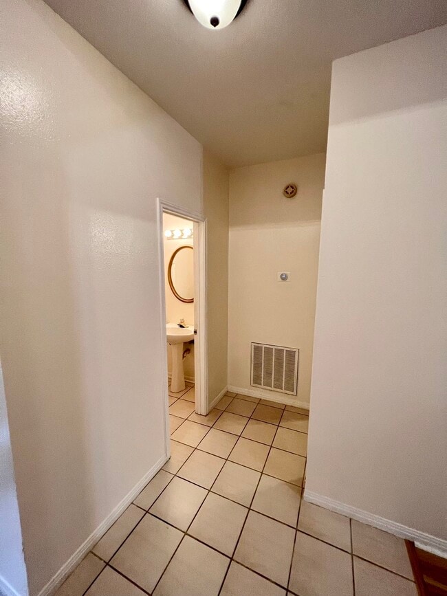 Building Photo - 13310 Misty Mill Dr