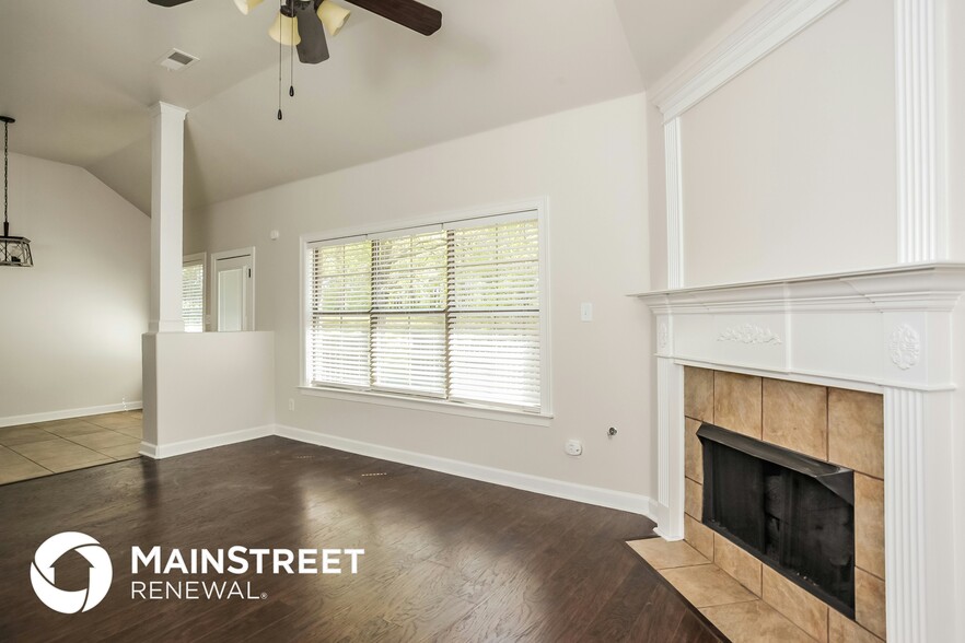 Building Photo - 10105 Cypress Lake Dr