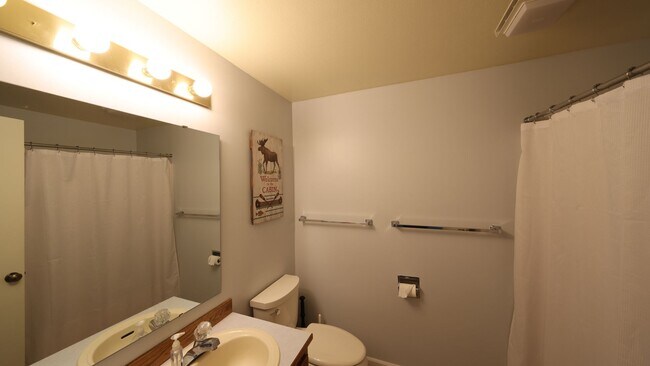 Building Photo - 3 Bed 2.5 Bath - View Home - Private Large Lot - Pet Friendly - NAS Whidbey