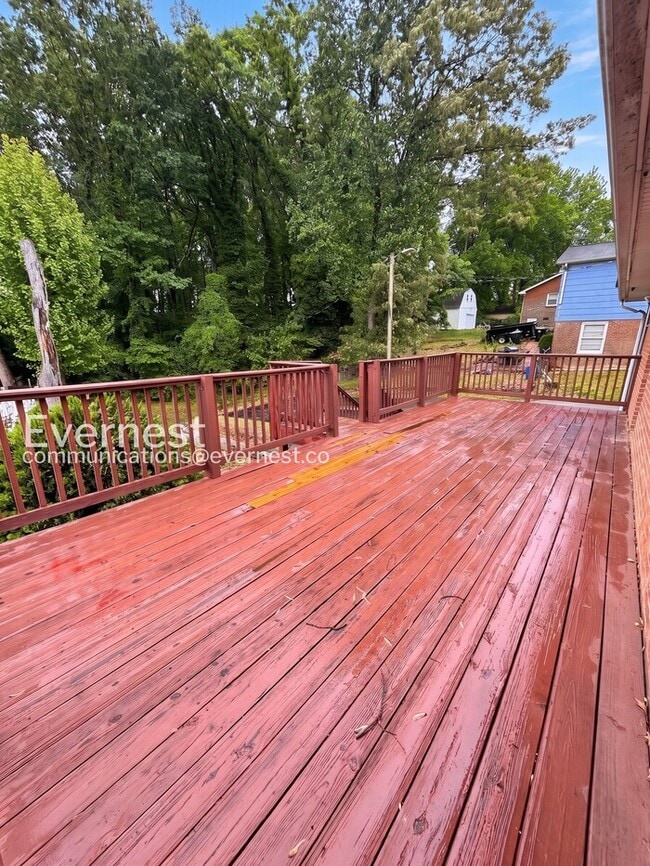 Building Photo - 4303 Whippoorwill Dr
