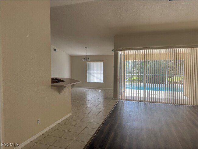 Building Photo - 2018 SW 30th St