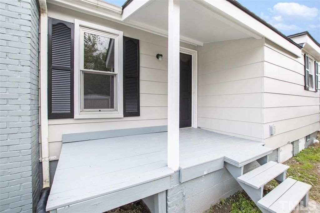 Building Photo - 520 Commonwealth St