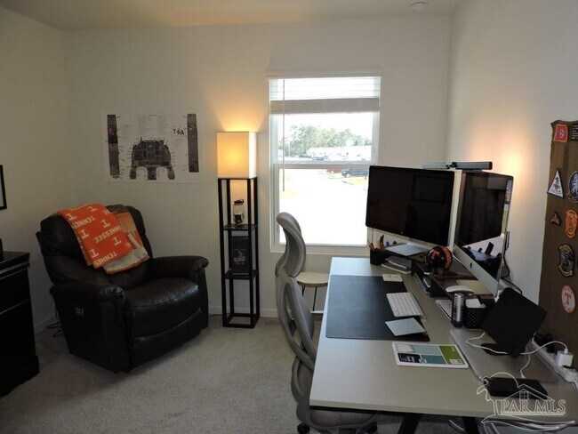 Building Photo - 4664 Carlstrom Ln