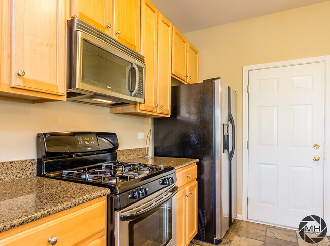 Building Photo - 577 Pinebrook Dr