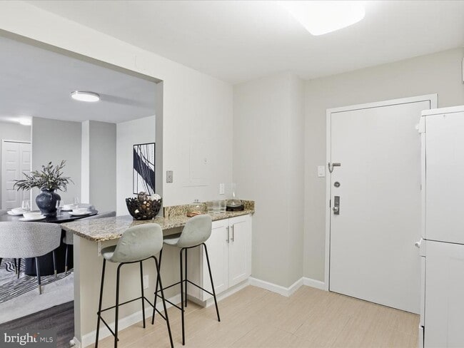 Building Photo - 1800 Old Meadow Rd