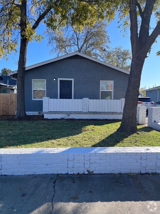 Building Photo - BEAUTIFUL REMODELED HOME IN SACRAMENTO NEA...