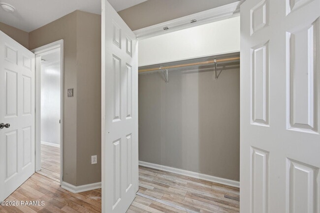 Building Photo - 1422 Southport Blvd