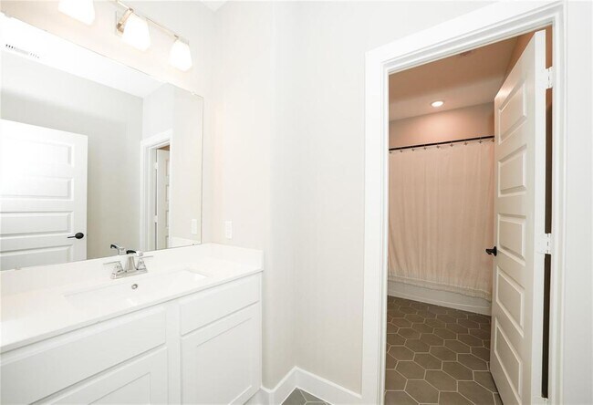 Building Photo - 413 Stratus View Ct