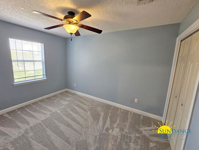 Building Photo - Gorgeous 3 Bedroom Townhouse in Miramar Beach