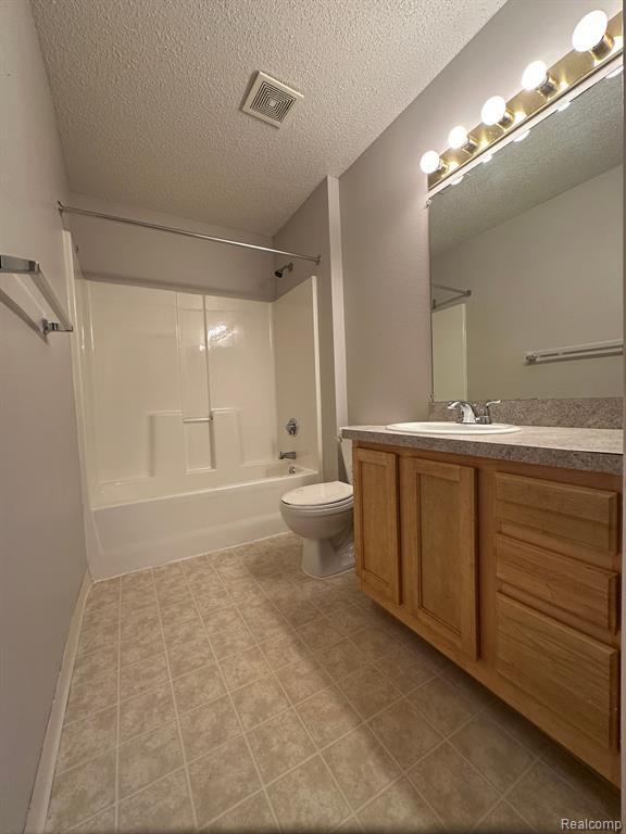 Building Photo - 12101 Pinehurst Ln