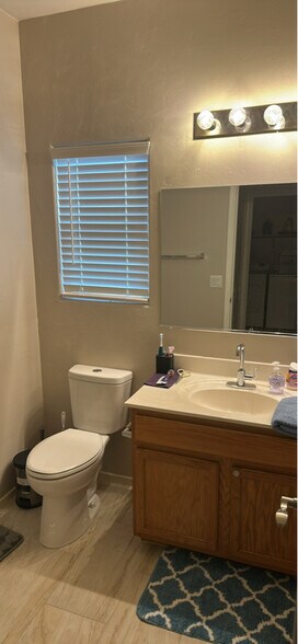 Building Photo - 7508 W Ranchers Dr