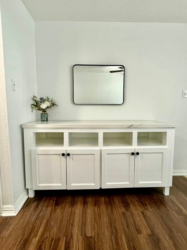 Building Photo - 3762 Laura Leigh Dr