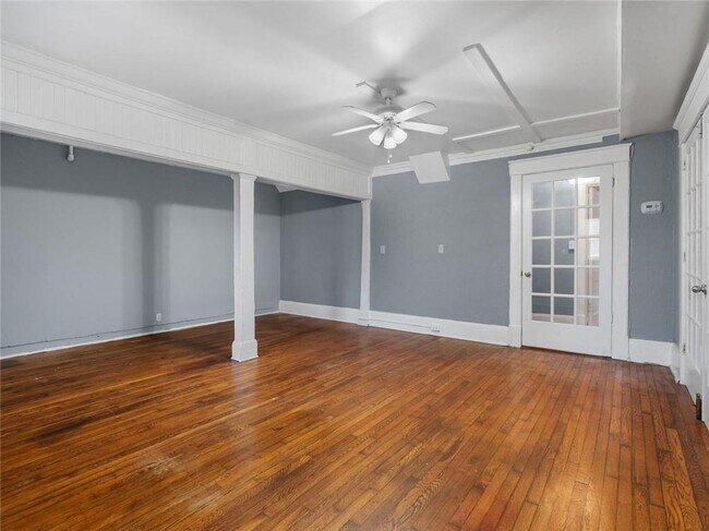 Building Photo - 164 4th St NE
