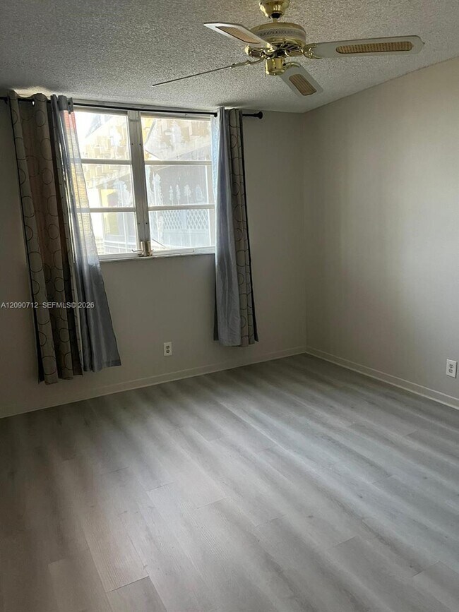 Building Photo - 406 NW 68th Ave