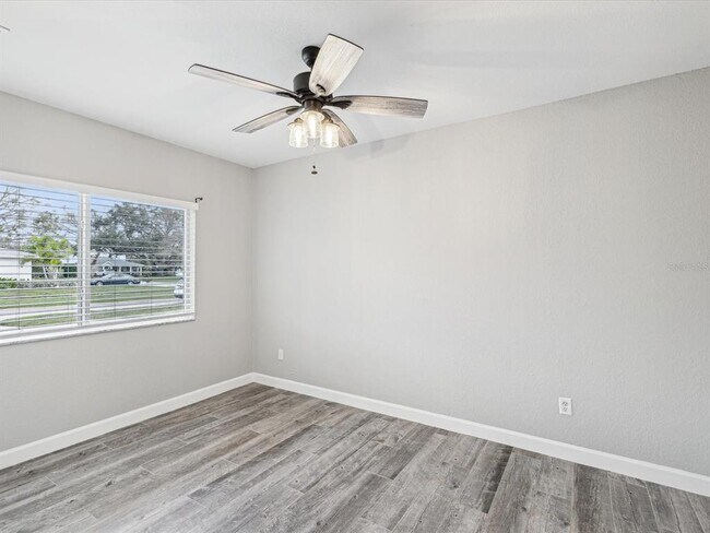 Building Photo - 605 Gardenia St