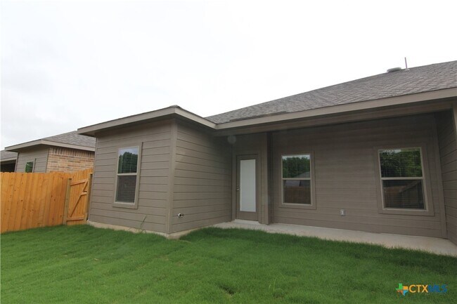 Building Photo - 1259 FM306