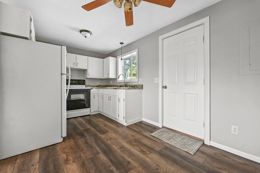 Building Photo - 3311 Mahoney Dr