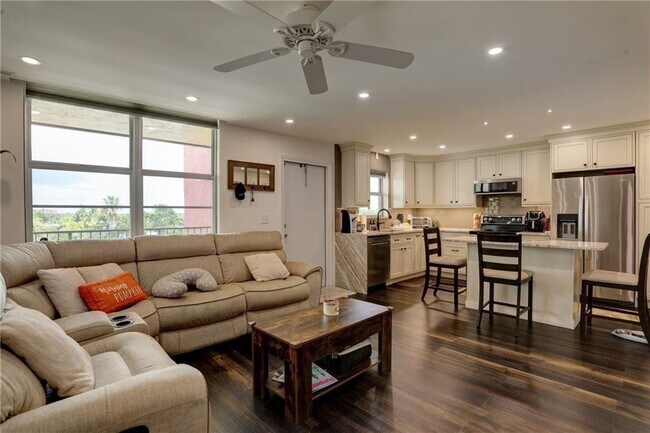 Building Photo - 2400 NE 10th St