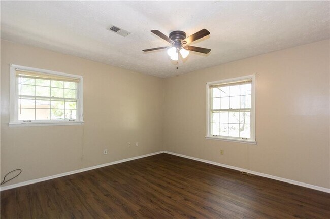 Building Photo - 3720 Sunny Hill Dr