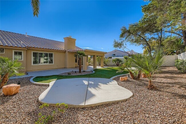 Building Photo - 8985 McLeod Dr