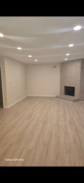 Building Photo - 20533 Stagg St