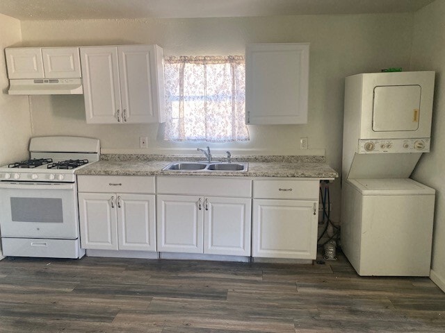 Unit A Kitchen counter - 714 S River St