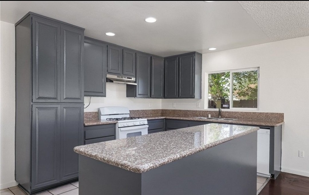 Building Photo - 44518 Benald St