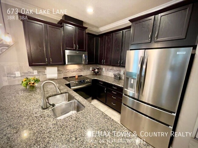 Building Photo - 673 Oak Lake Ln