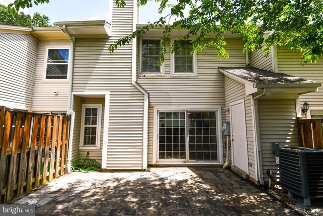 Building Photo - 13703 Lord Sterling Pl