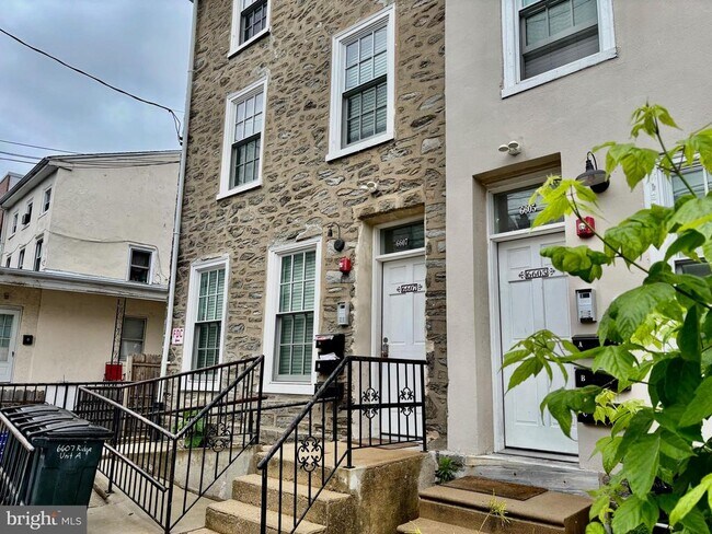 Building Photo - 6605 Ridge Ave